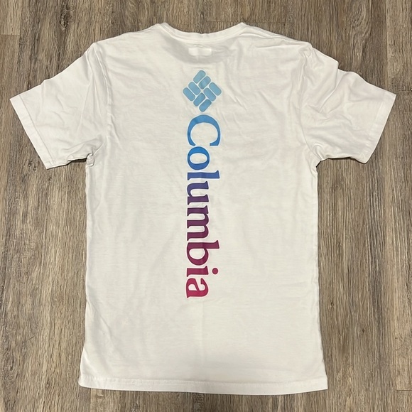 Columbia Graphic T-Shirt​​​​ - Picture 3 of 8